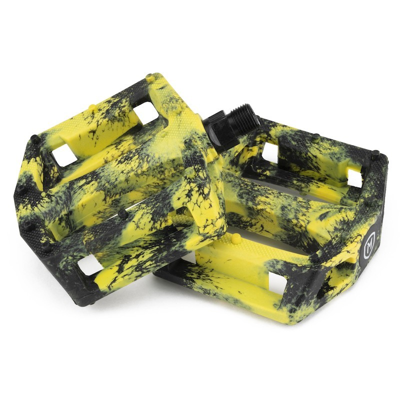 MISSION Impulse Plastic Pedals, Black / Yellow